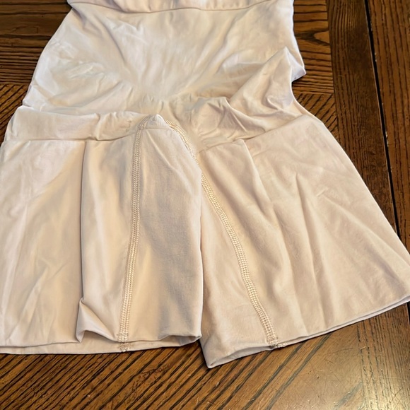 SPANX WOMENS SHAPER SHORTS. NWT. SIZE MEDIUM. SOFT NUDE - Picture 5 of 7